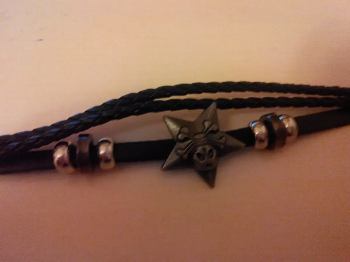 Браслет ручной работы кожа звезда череп 2