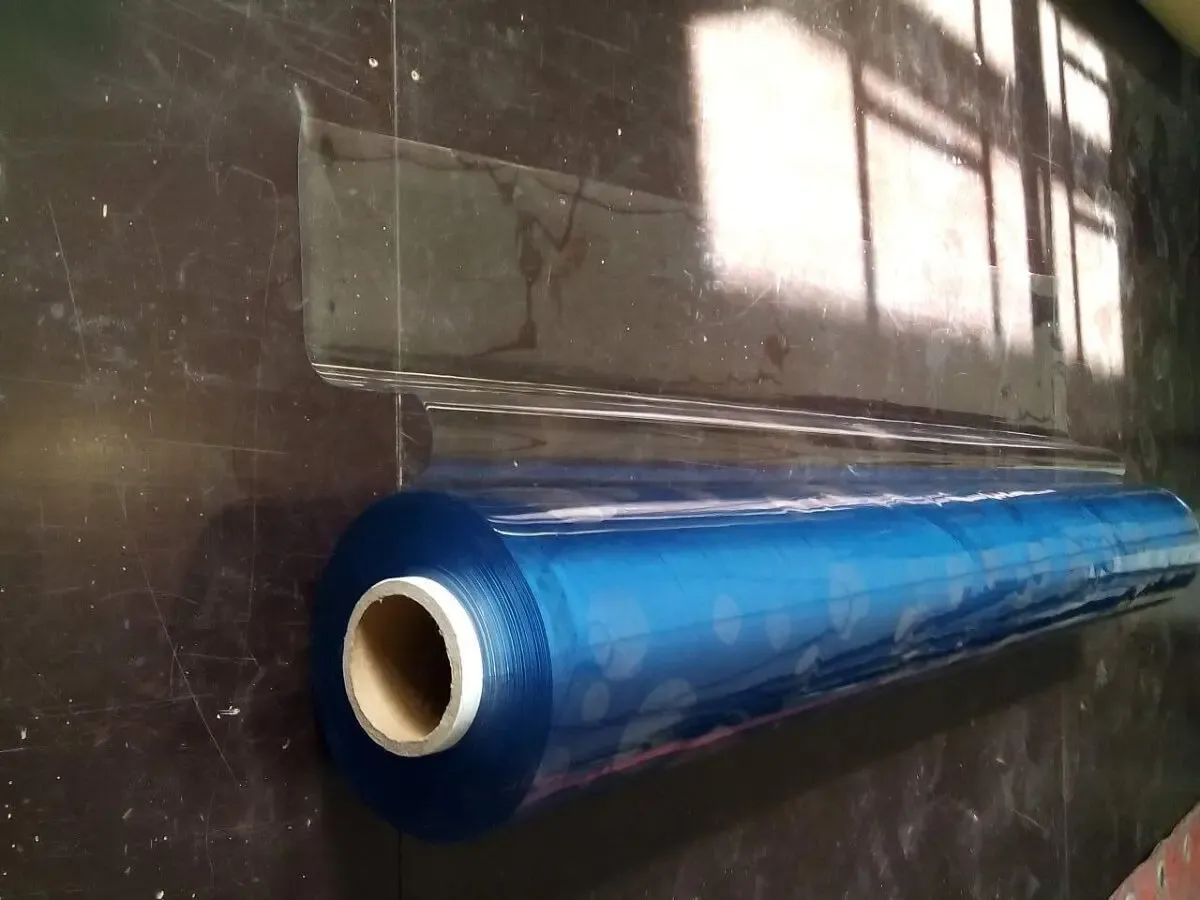 Плёнка для беседок вместо стекла. ПВХ 650D. Прозрачный.