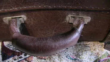 Чемодан Большой,  крепкий. 65 х 40 х 18 см