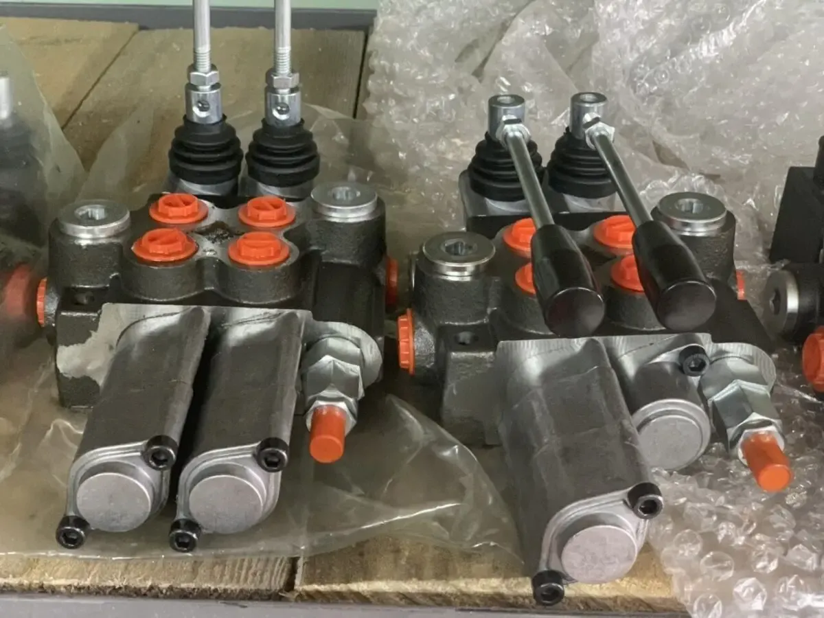 Гидрораспределитель Р40, Р80 с плавающим положением на минитрактор,МТЗ 7