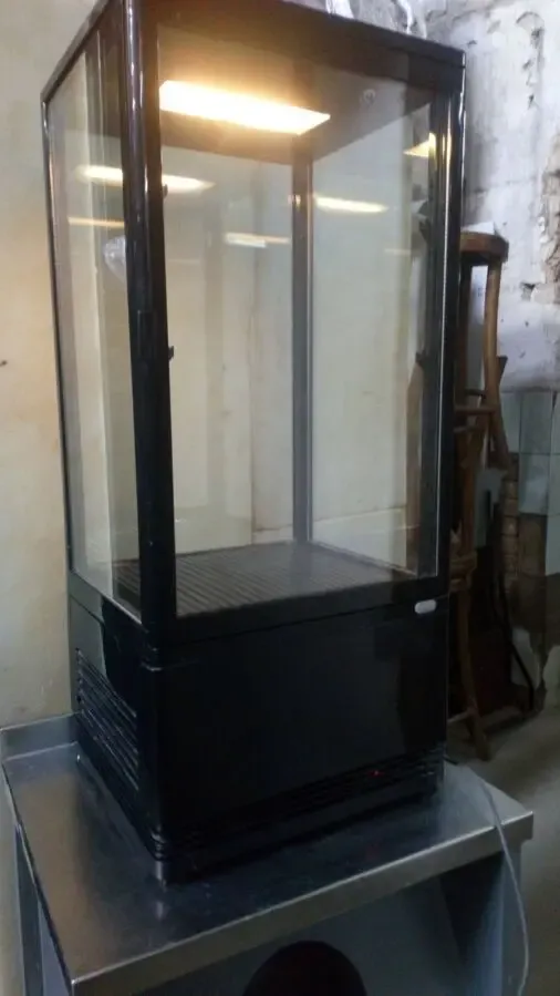 Холодильная витрина Butchers, настольная, 2 полки 3