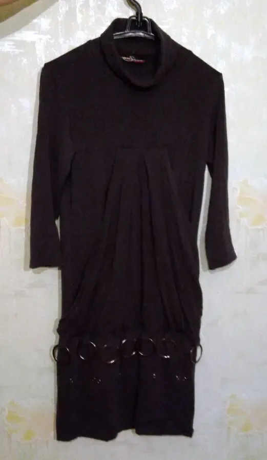 Стильное платье Seam.