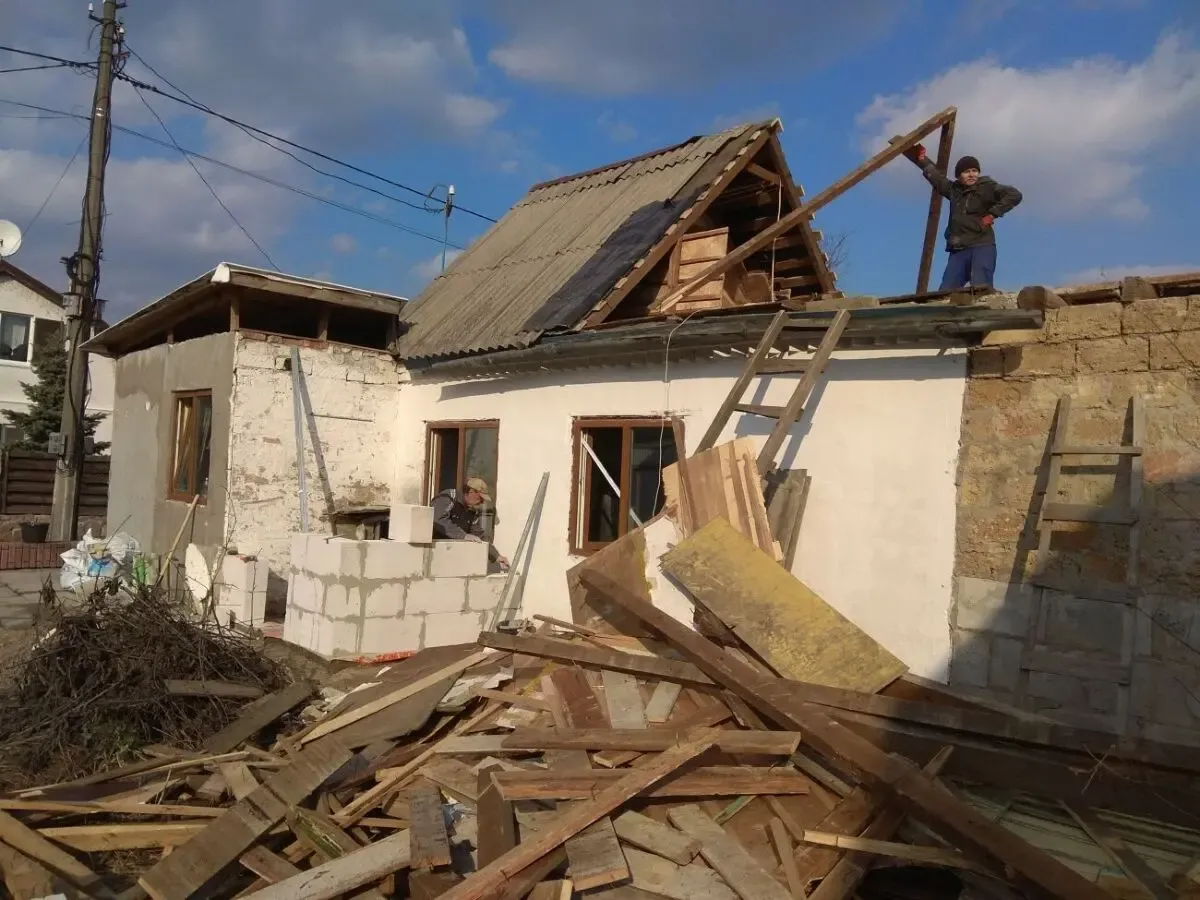 Демонтаж шиферной крыши 4