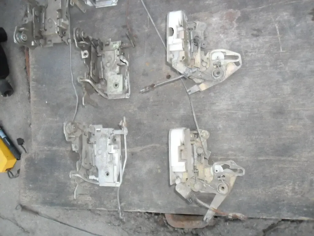 Замки дверные Опель Аскона С, передние, задние GM, Opel Rekord, Ascona