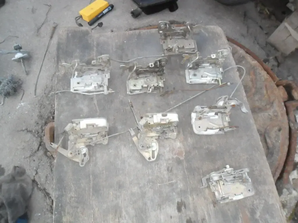 Замки дверные Опель Аскона С, передние, задние GM, Opel Rekord, Ascona 8