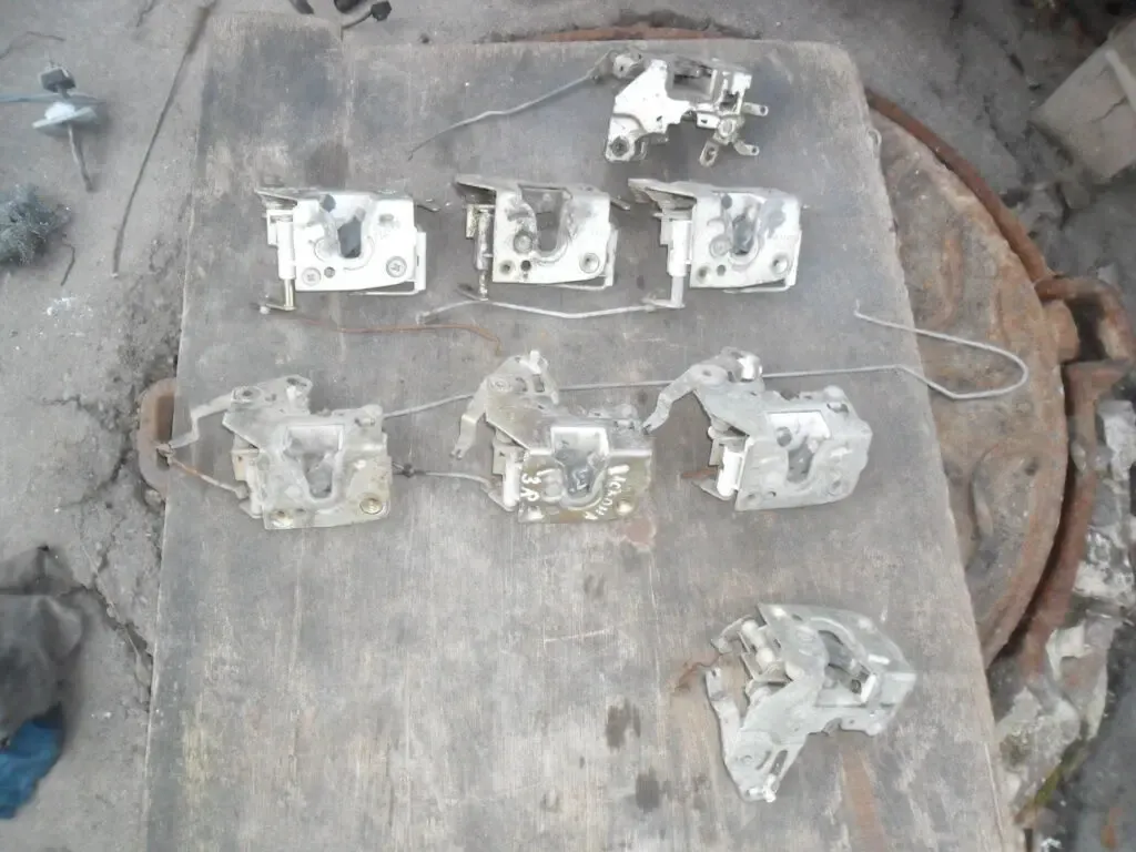 Замки дверные Опель Аскона С, передние, задние GM, Opel Rekord, Ascona 3