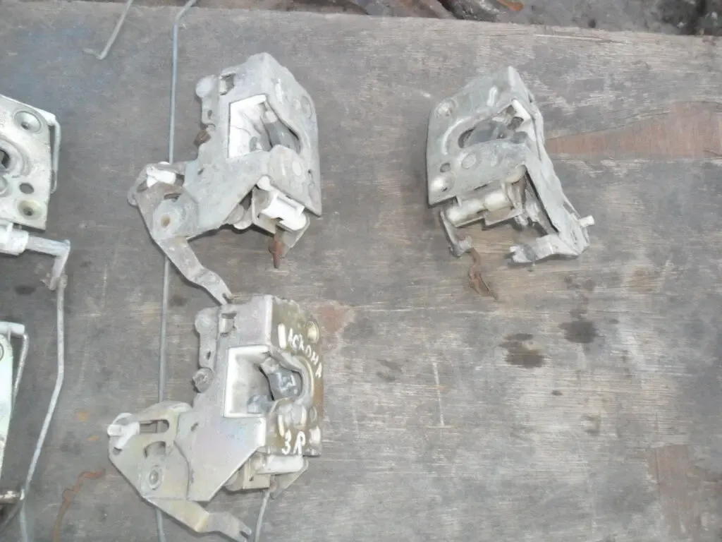 Замки дверные Опель Аскона С, передние, задние GM, Opel Rekord, Ascona 5