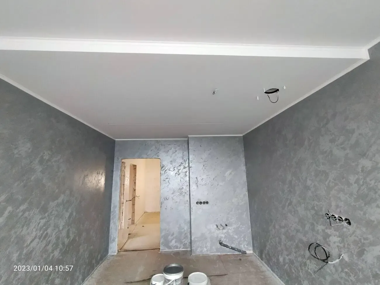 Нанесение декоративной штукатурки Киев 2