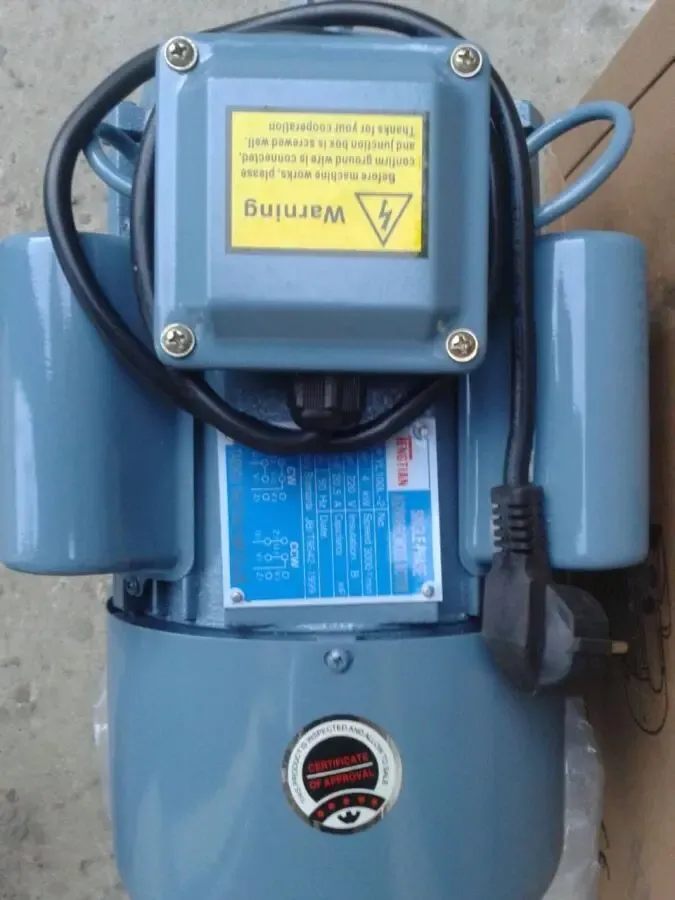 электродвигатель 220В 4 квт 3000 оборотов в минуту новый 220В 3