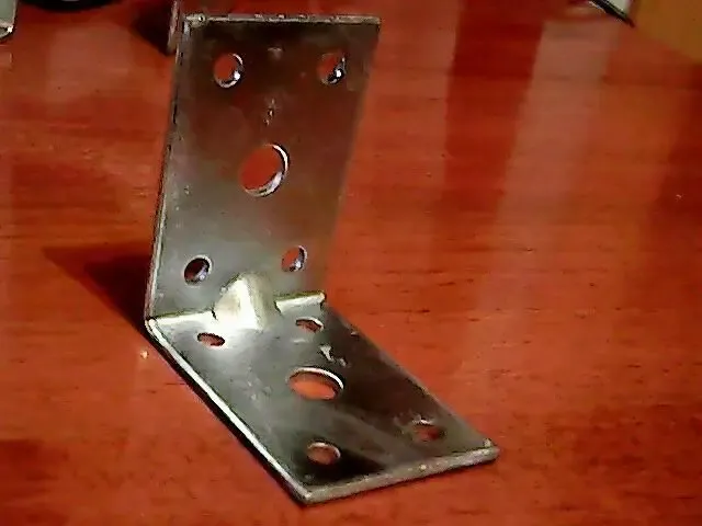 Уголок крепежный и пластины  в асортименте 8