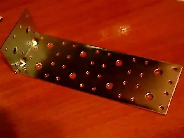 Уголок крепежный и пластины  в асортименте 9