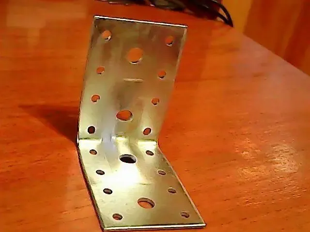 Уголок крепежный и пластины  в асортименте 3