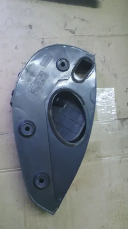 Воздуховод боковой левый к торпедо 90224299 Опель Омега а -93г.в. 3