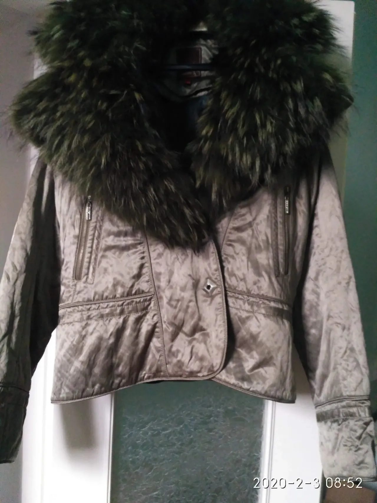 Продам новые всесезоные куртки 3