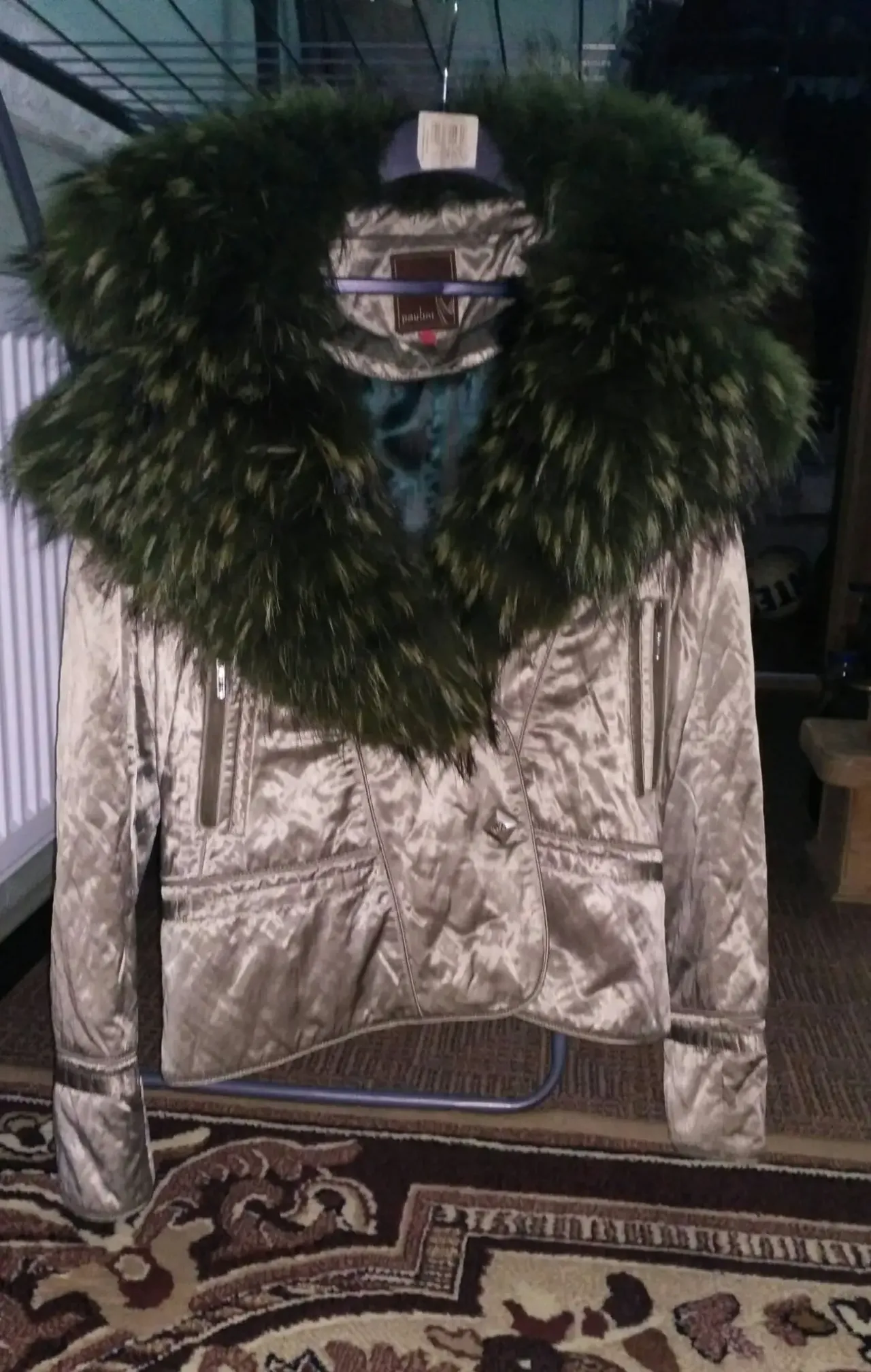 Продам новые всесезоные куртки 2