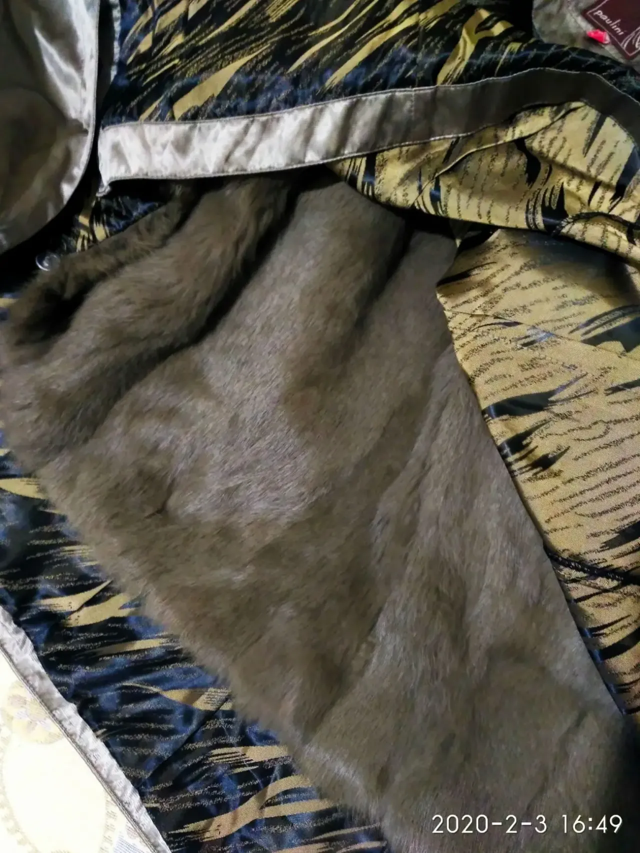 Продам новые всесезоные куртки 6