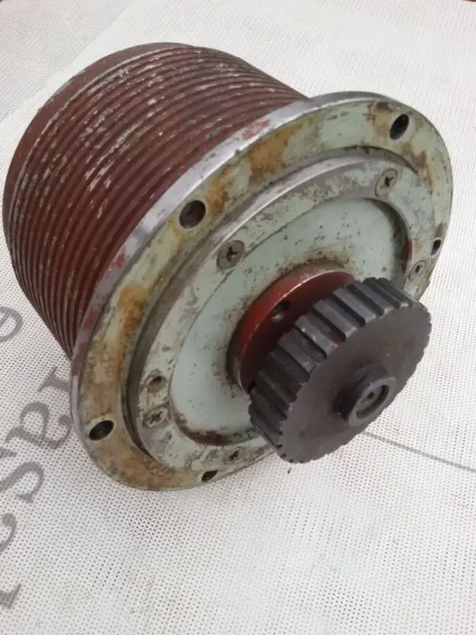 Шаговый двигатель типа ДСШ-1-1,8/6. 2