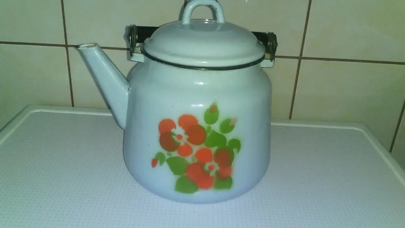 Чайник эмалированный СССР.
