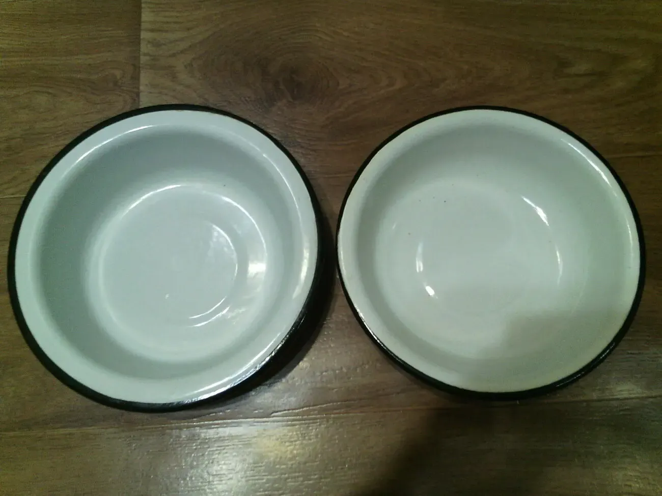 Миски эмалированные. 2