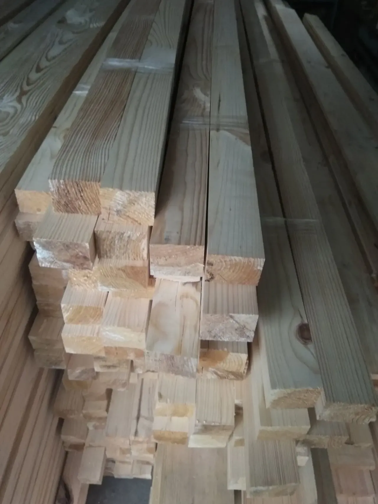 Брус строганный 30х40 40х40 40х50 50х50 60х60 40х60 мм. сухой Сосна 2