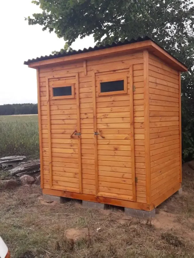 Дачный душ. Дачный туалет. Деревянный туалет. Летняя душевая кабина. 2