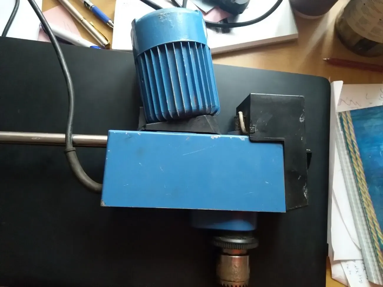 Верхнеприводную лабораторную мешалку IKA с цифровым дисплеем 3