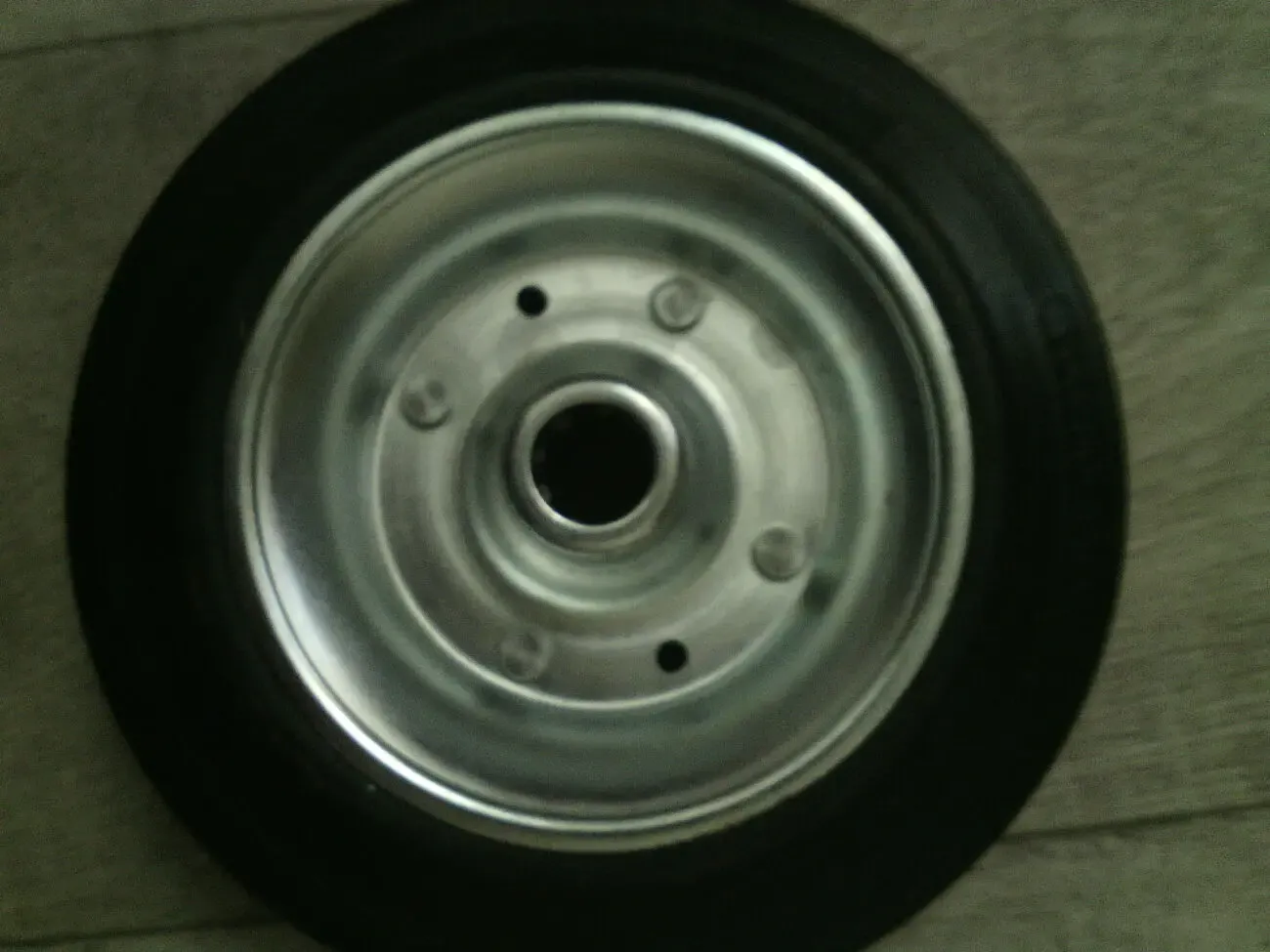 Подкатное  колесо для прицепа.