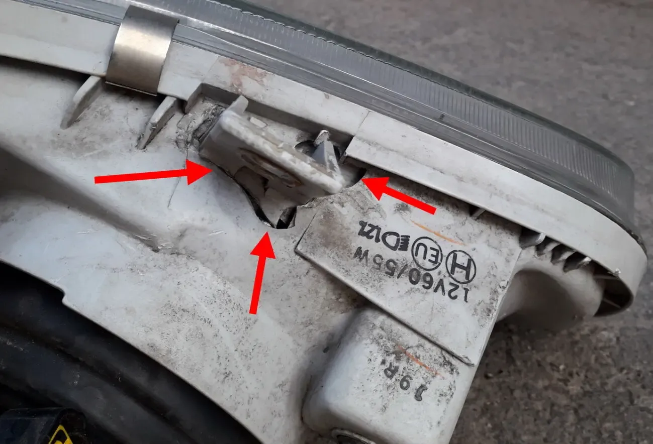 Фары передние Daihatsu Cuore-4  94-99 г 4