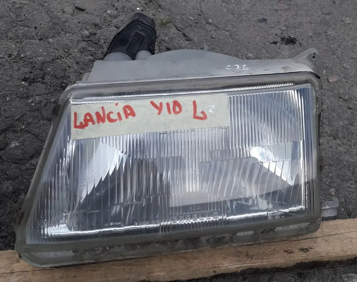 Фары передние  Lancia Y-10 2