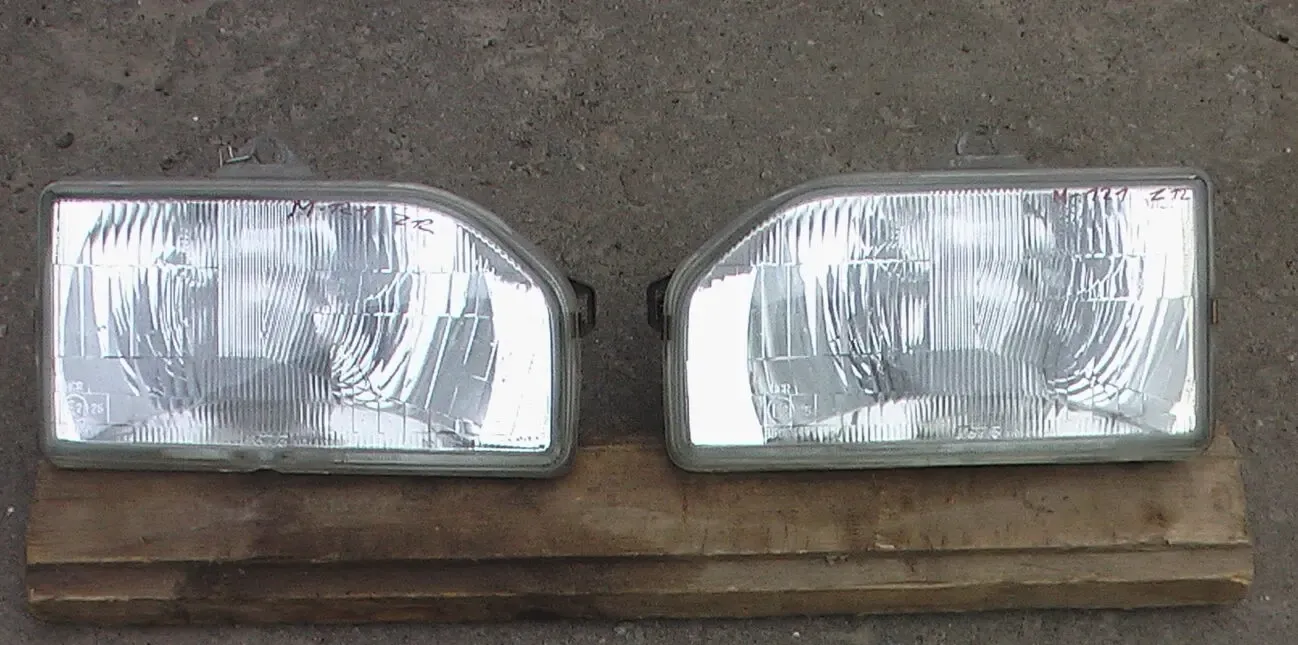 Фары передние  Mazda 121 88-91 г