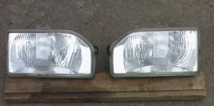 Фары передние  Mazda 121 88-91 г