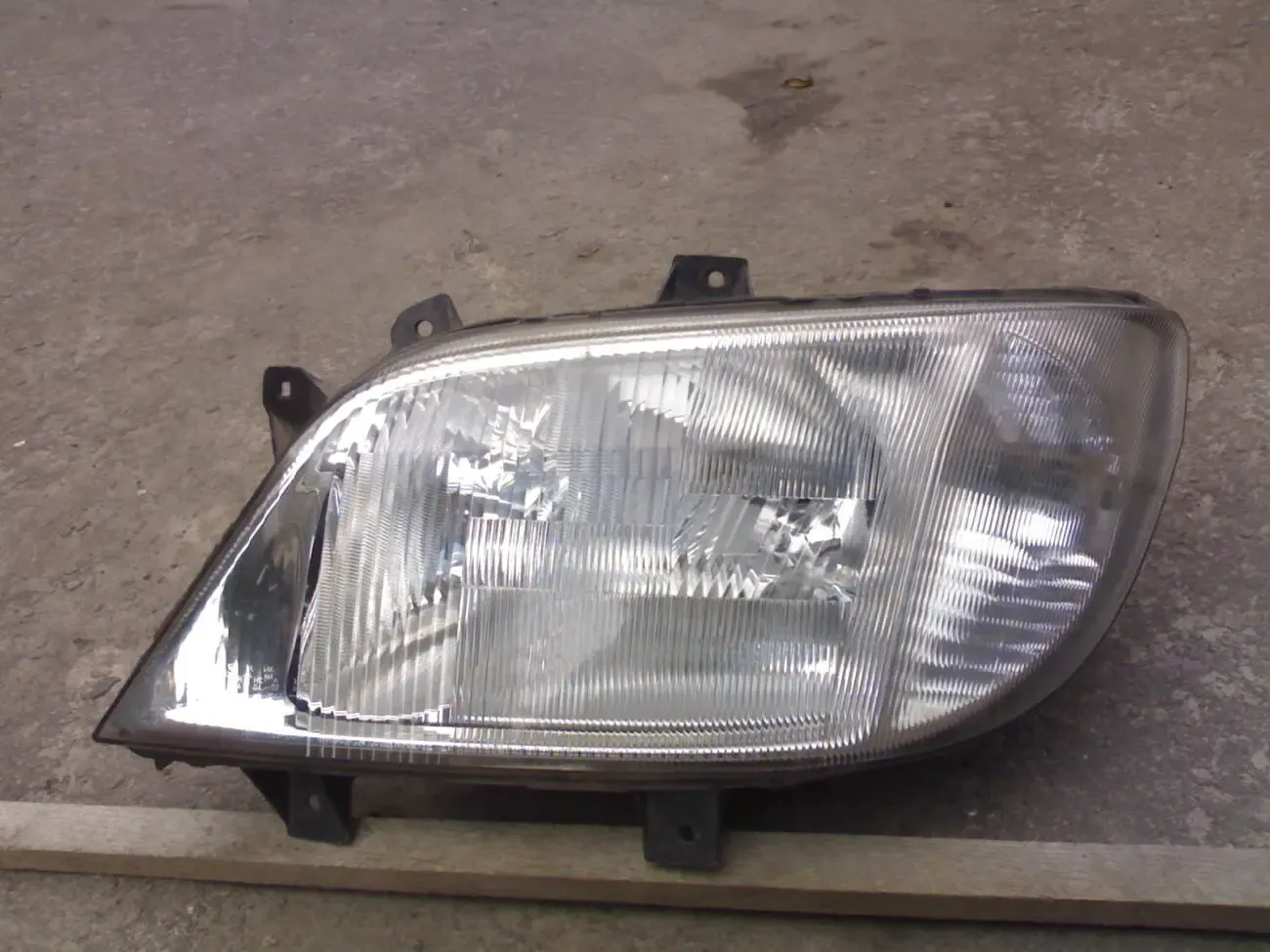 Фары передние Mercedes Sprinter