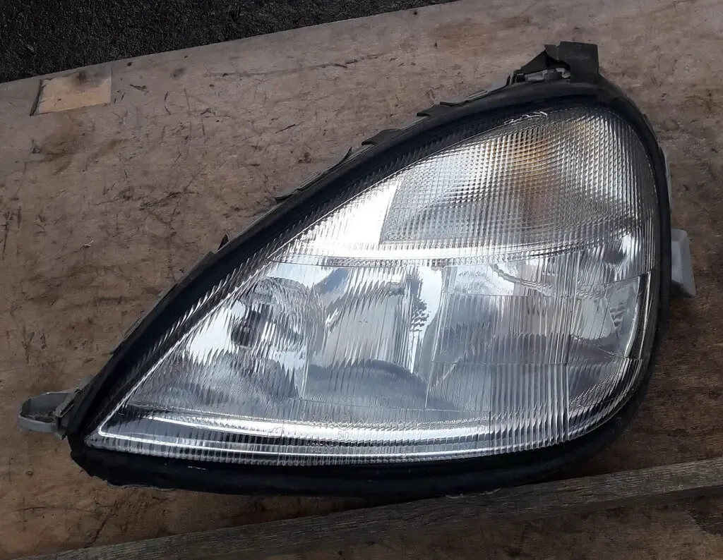 Фары передние Mercedes 168 7