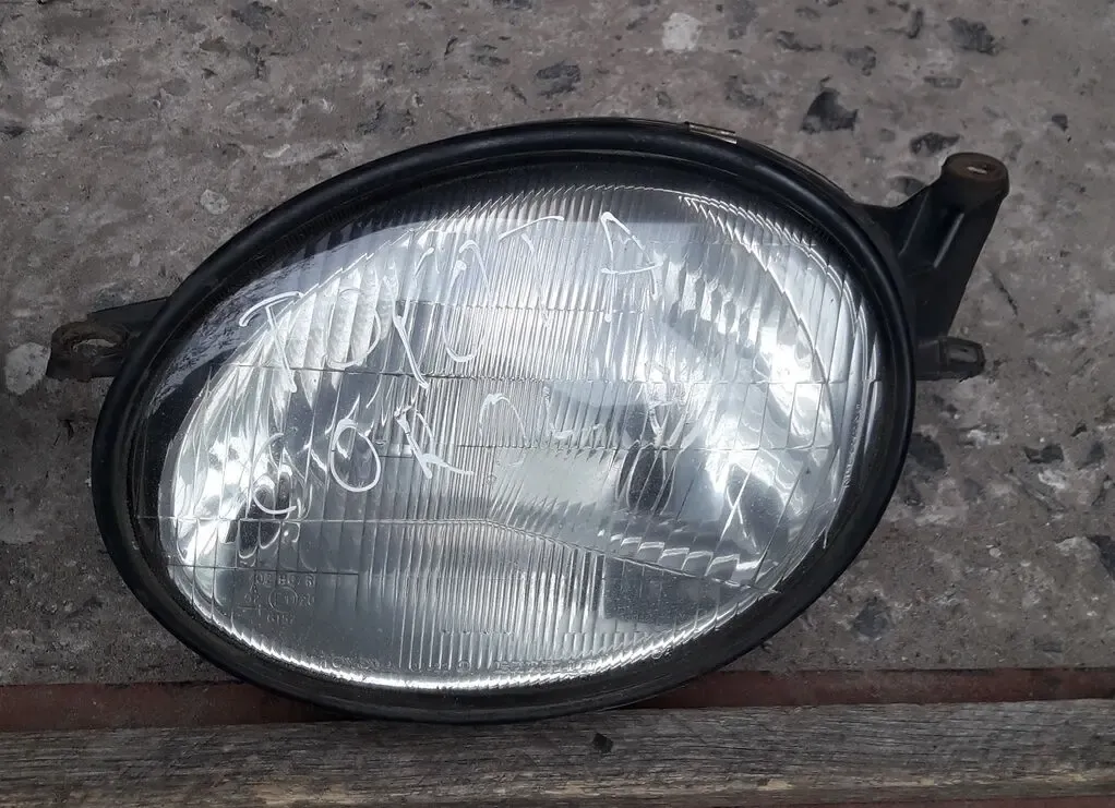 Фары передние  Toyota Corolla е-11 97-02 г 2