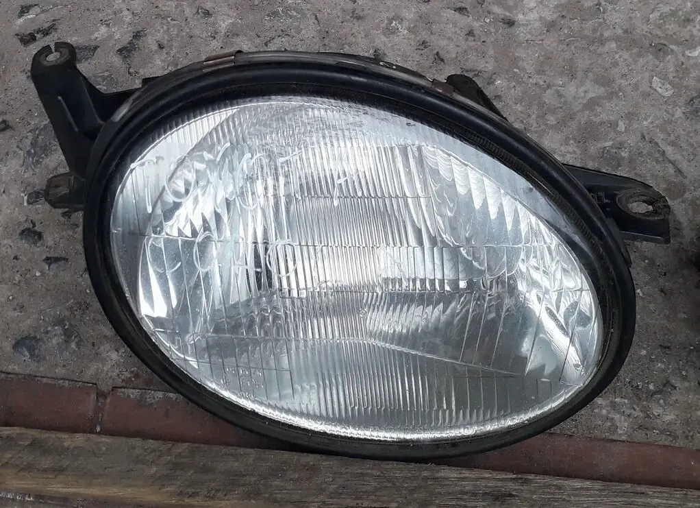 Фары передние  Toyota Corolla е-11 97-02 г 3