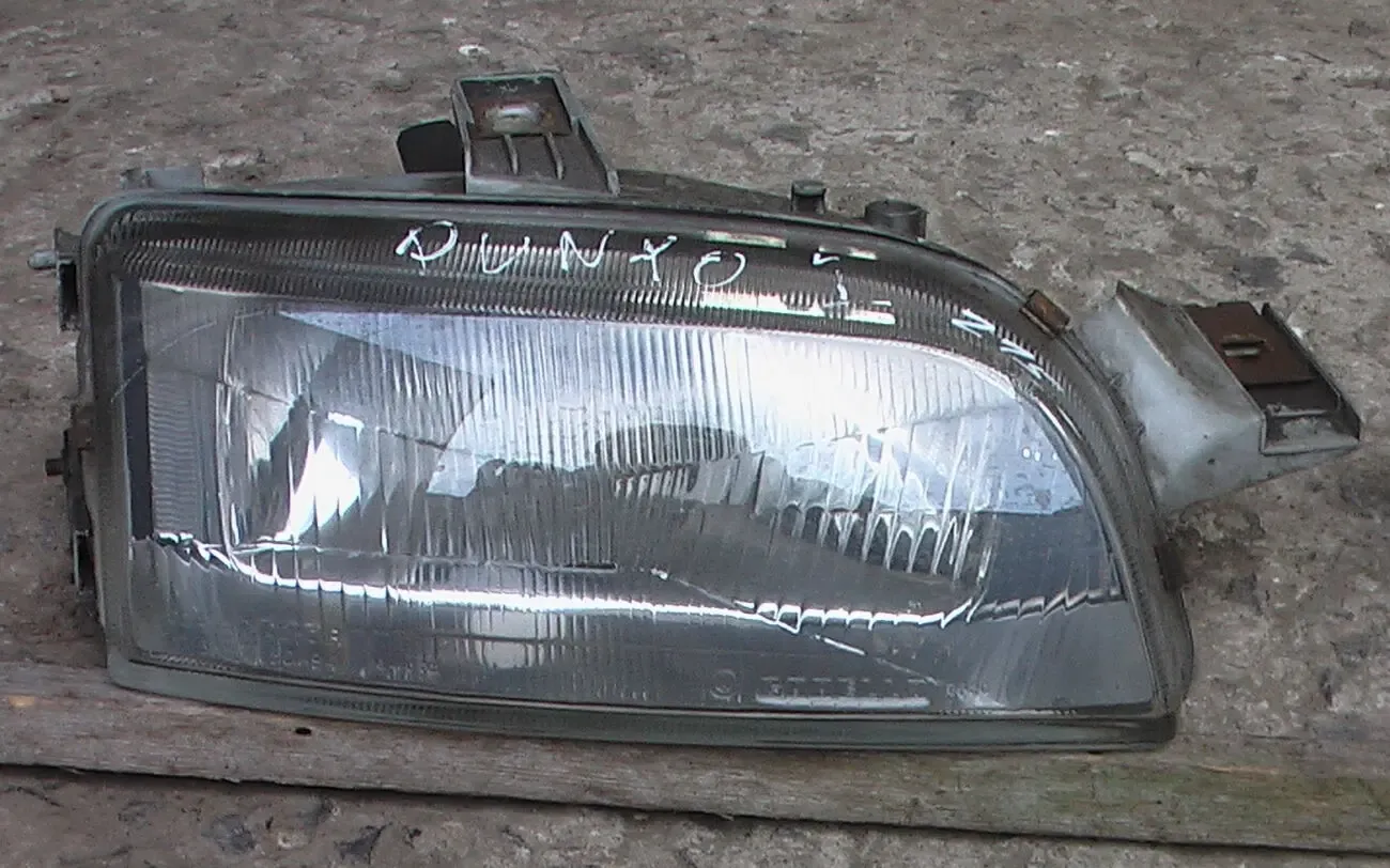 Фары передние Fiat Punto 3