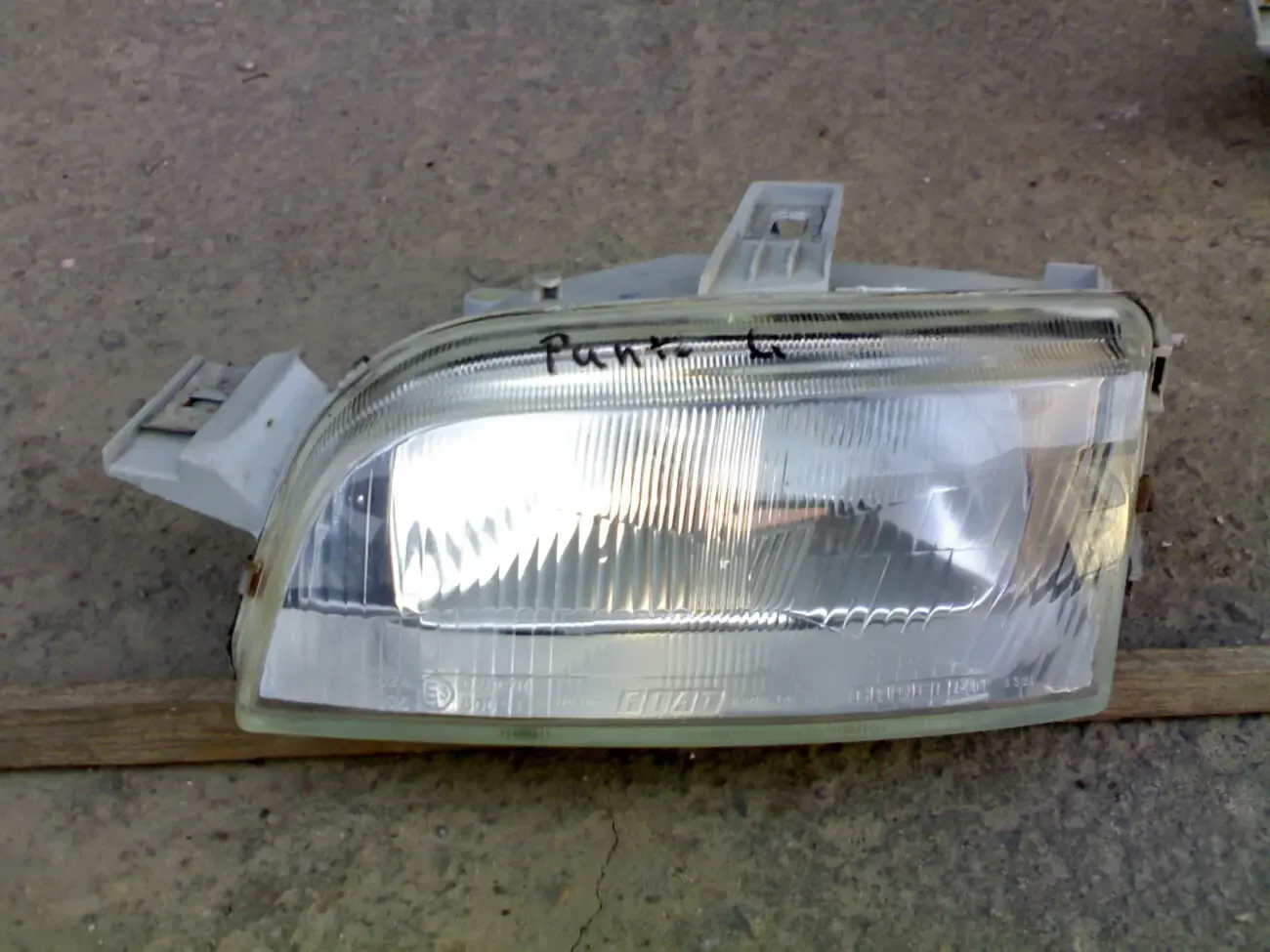 Фары передние Fiat Punto 2