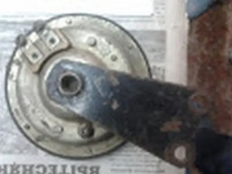 Сигнал автомобильный низкого тона