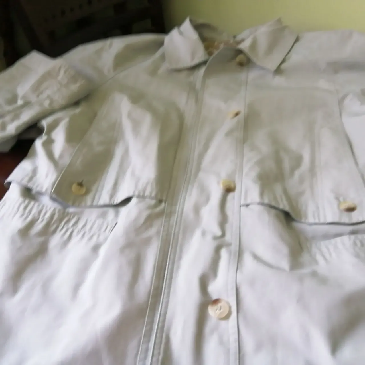 Продаю ветровку бу бледно сиреневого цвета