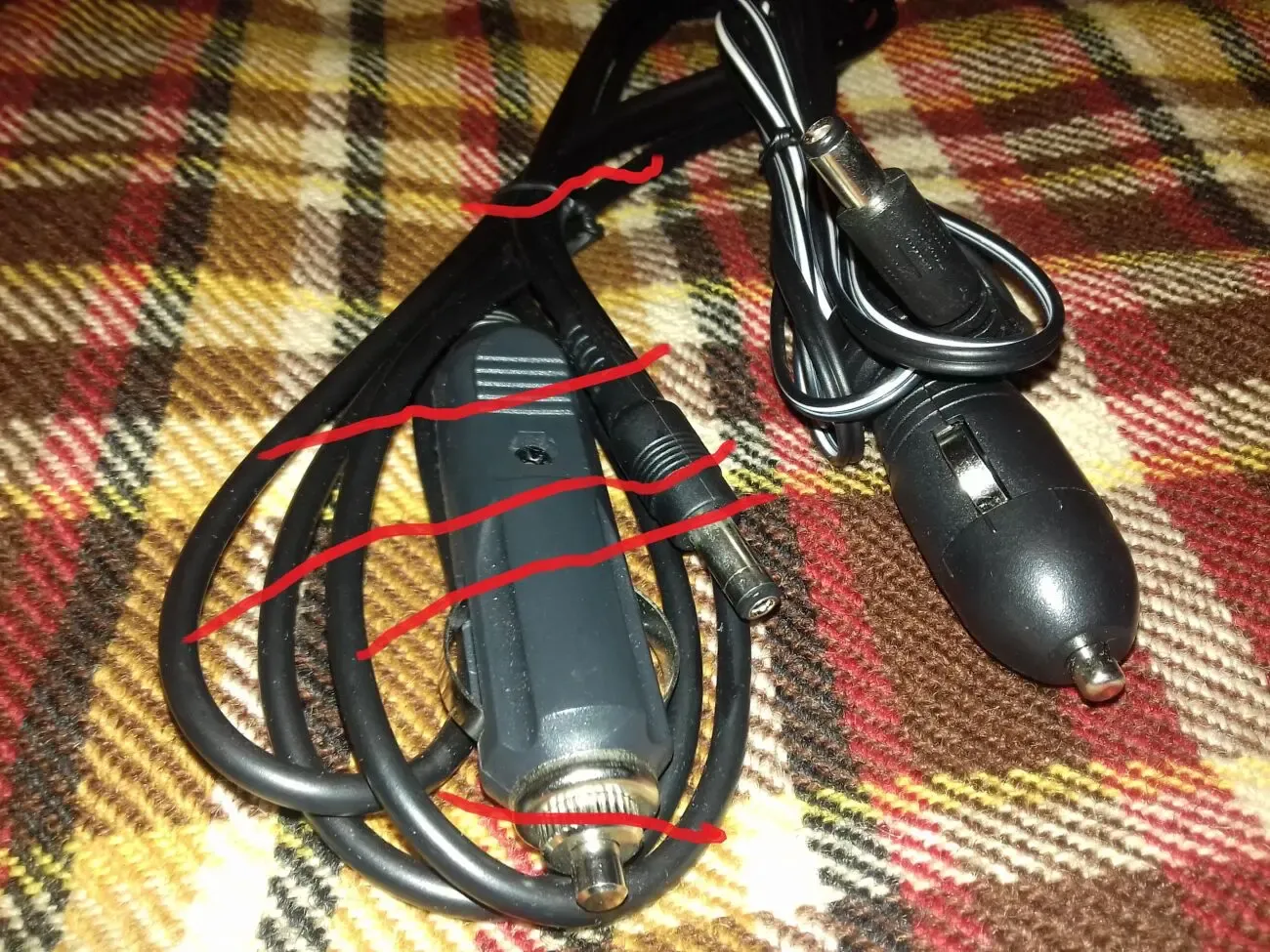 Зарядка от авто прикуривателя. 2