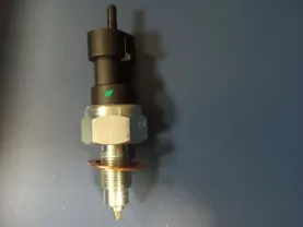 Iveco Daily 2000- Датчик включення заднього ходу