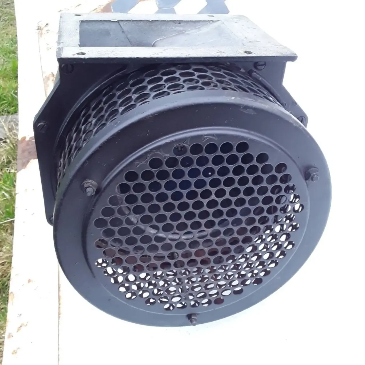 Наездник болгарского двигателя постоянного тока МР132 2