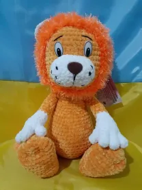 Плюшеве левенятко, ручная работа.