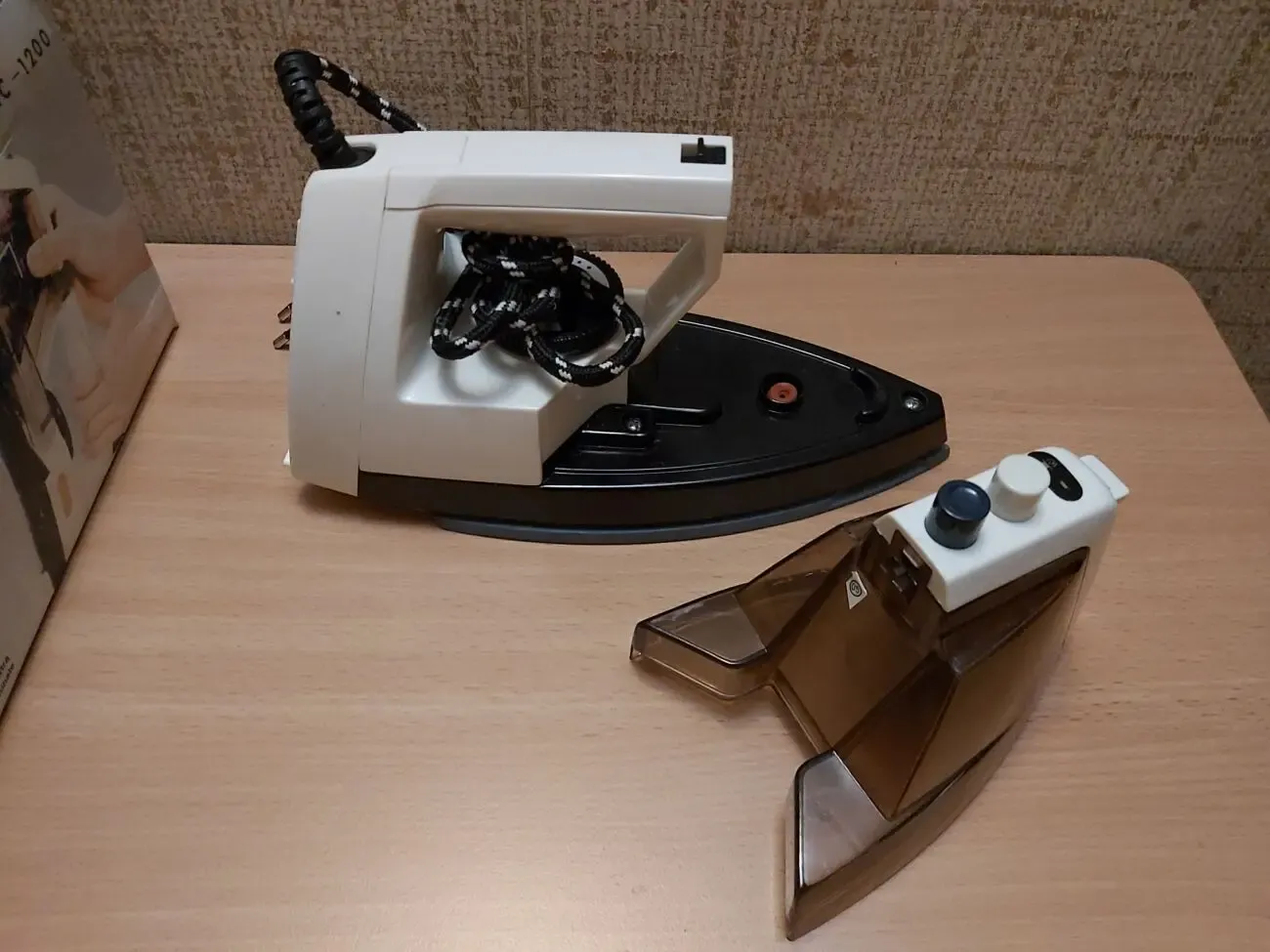 Утюг Internathional EC-1200 2