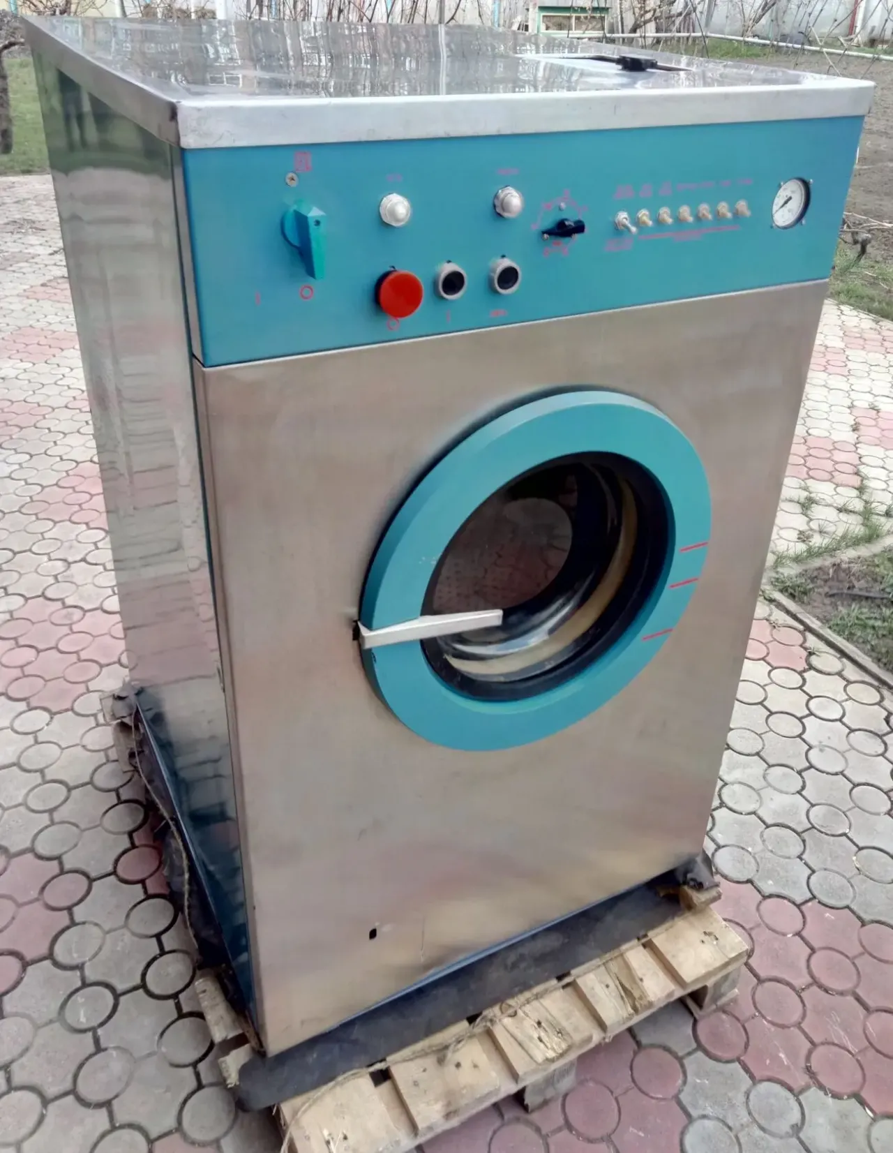 Стиральная машина промышленая на 12кг .