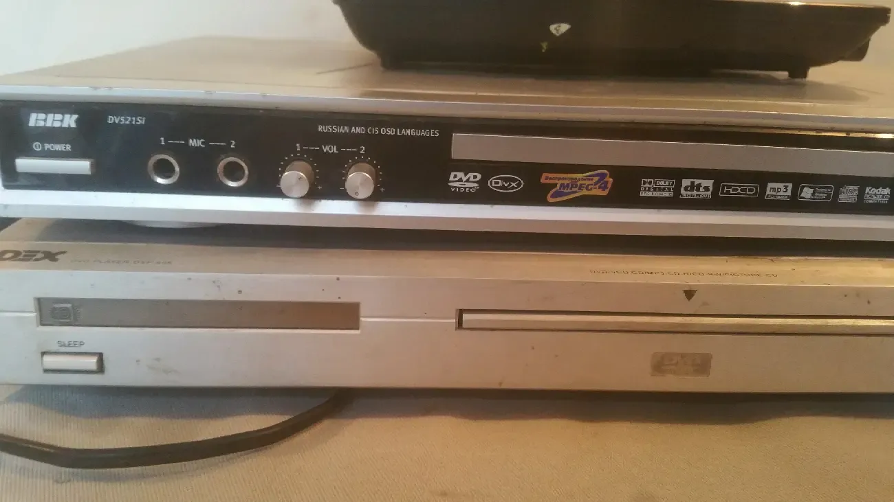 Продам DVD проигрыватель 4