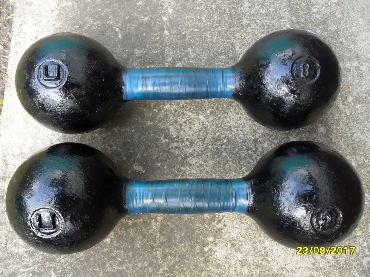 Пара гантелей 4 кг. производства СССР в идеальном состоянии.