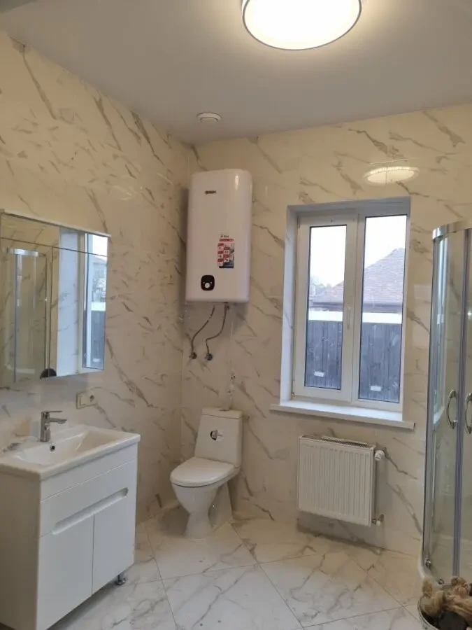 Продам 1 эт. новый дом 100 кв.м. в с.Осещина,ул. Вышгородская, 6 соток 7