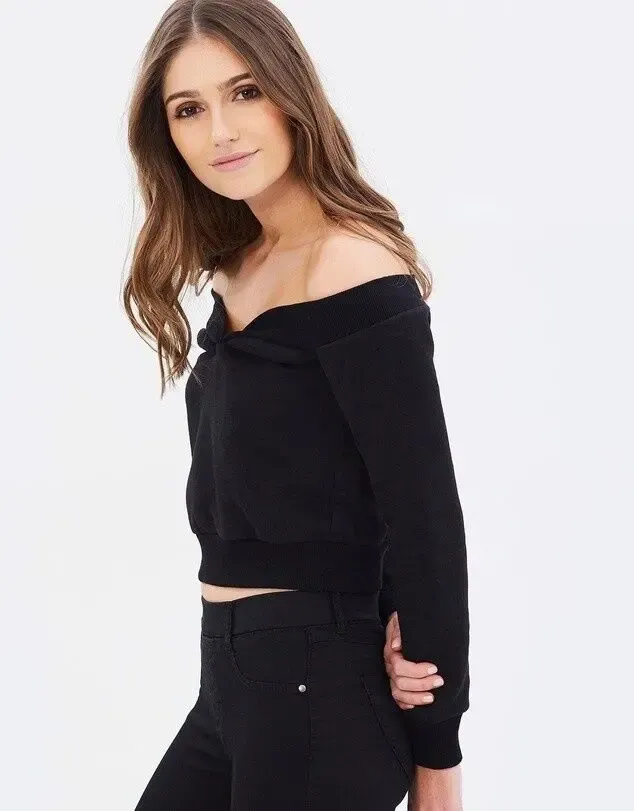 Черный укороченный свитшот Lost Ink 4