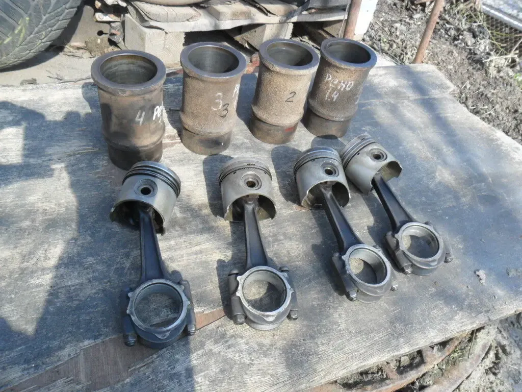 Поршня, шатуны, гильзы Рено, двигатель C1C (689) 1.0 л, оригинал 65 мм 4